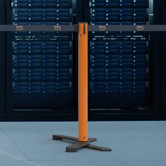 Poteau à sangle MAX au pied empilable horizontalement pour stockage compact